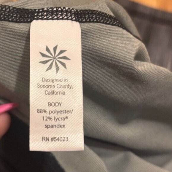 Athleta High Rise Lightning Chaturanga Capri Cropped Black Gray Womens Size S - Picture 5 of 5